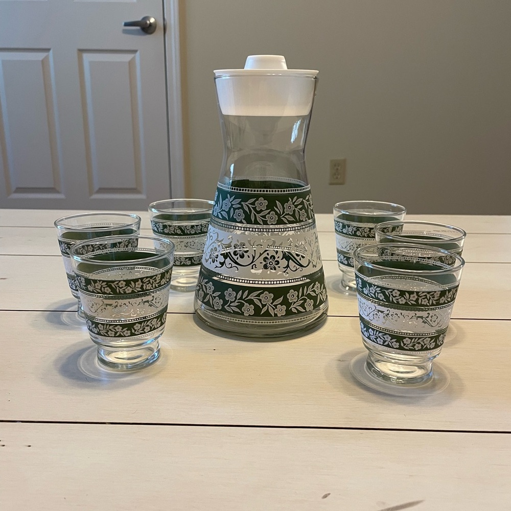 Vintage Libbey Carafe & 6 Juice Glasses from the 1960s Green/ White Floral